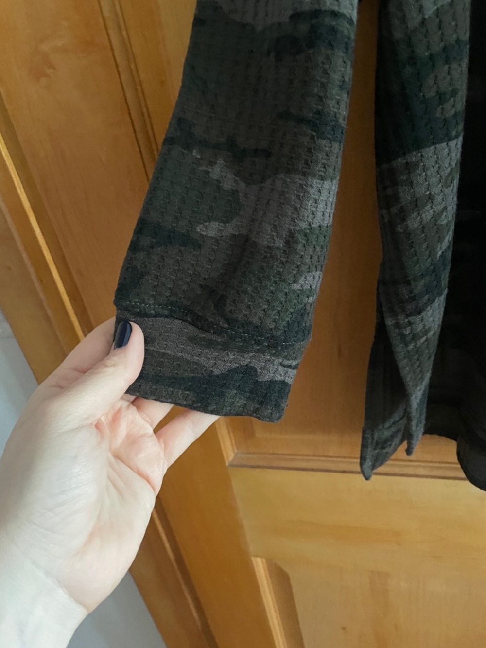 Sanctuary Women's Long Sleeve Camouflage Knit Top — Green & Black Plus 2X - Picture 3 of 7